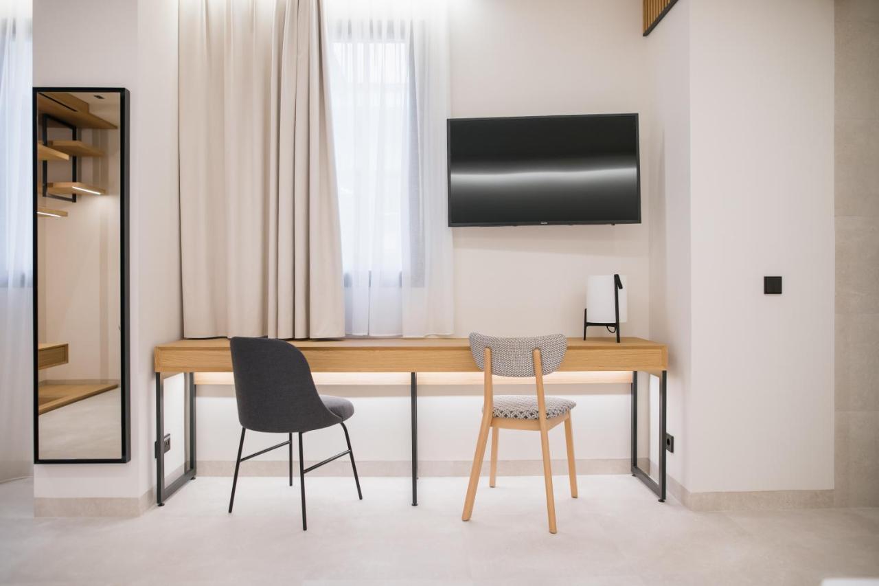 Myr Puerta Serranos Valencia Ngoại thất bức ảnh