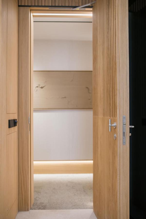 Myr Puerta Serranos Valencia Ngoại thất bức ảnh